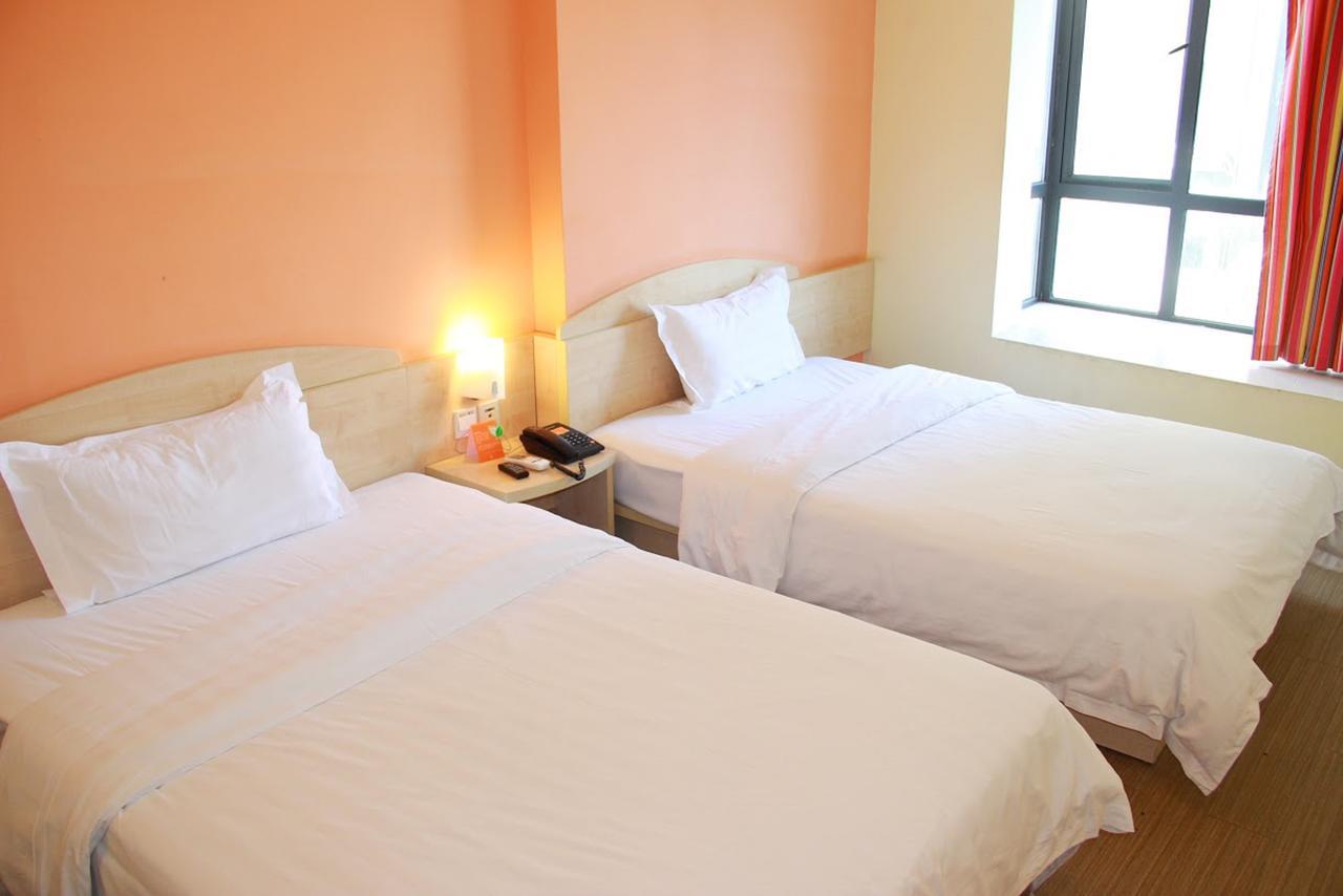7Days Inn West Liaoyang Road Carrefour Ціндао Екстер'єр фото